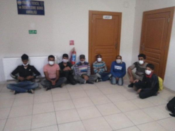 Hatay'da 22 kaçak göçmen yakalandı
